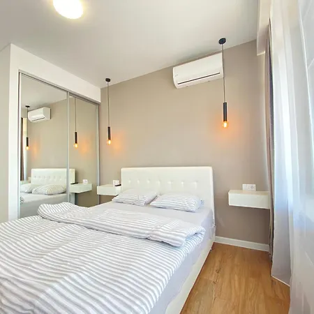 Apartment Arcadia New